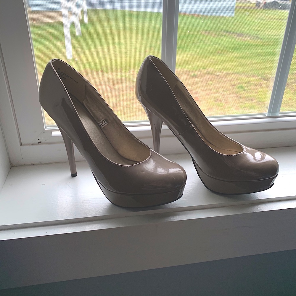 Worn once to a wedding! Nude platform heels! - Picture 1 of 7